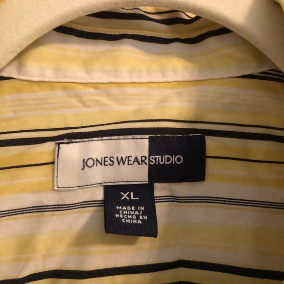 JonesWear women’s button down shirt - Picture 2 of 2